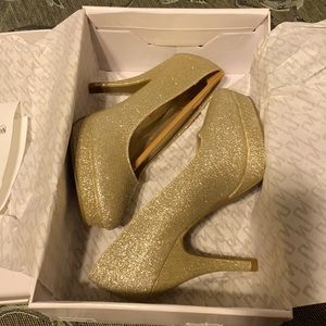 Unlisted Champagne Gold Glitter Heels Size 6.5